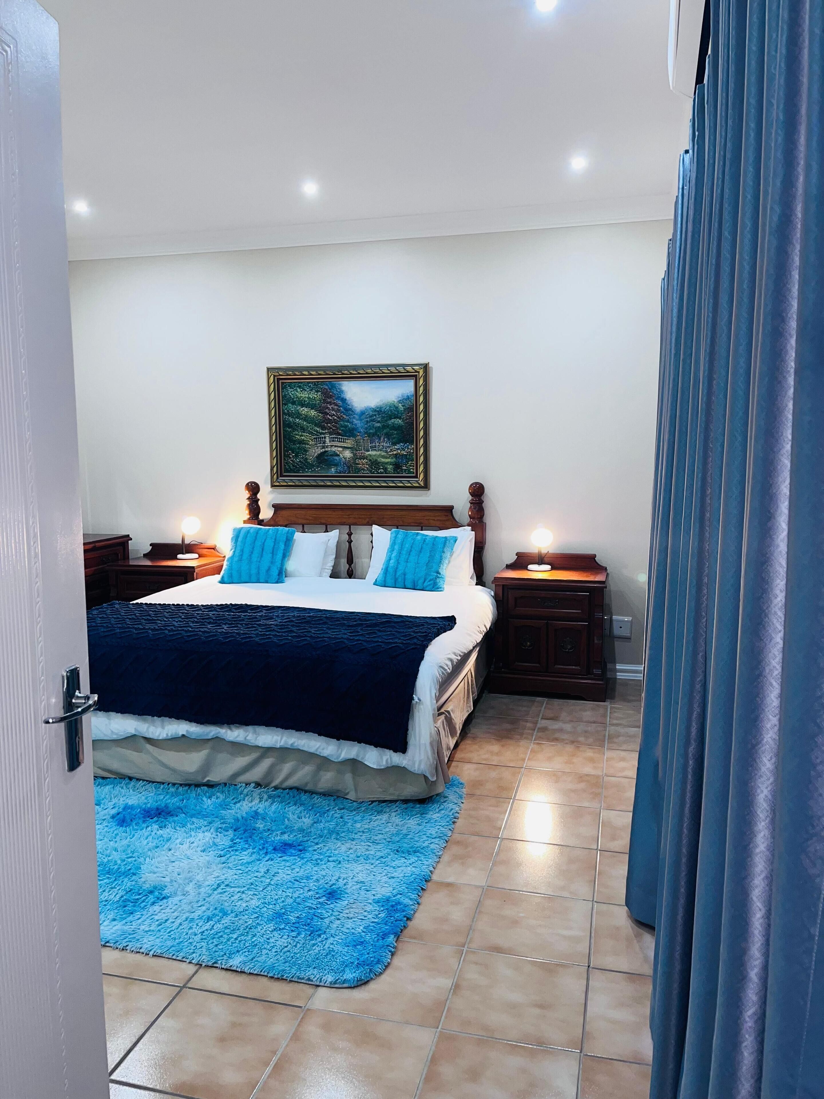 5 bedrooms, iron/ironing board, WiFi, wheelchair access