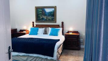 5 bedrooms, iron/ironing board, WiFi, wheelchair access