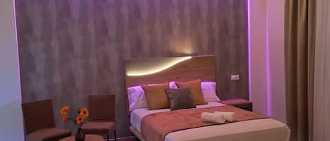 デラックス スイート | 遮光カーテン、防音設備、アイロン / アイロン台、WiFi (無料)