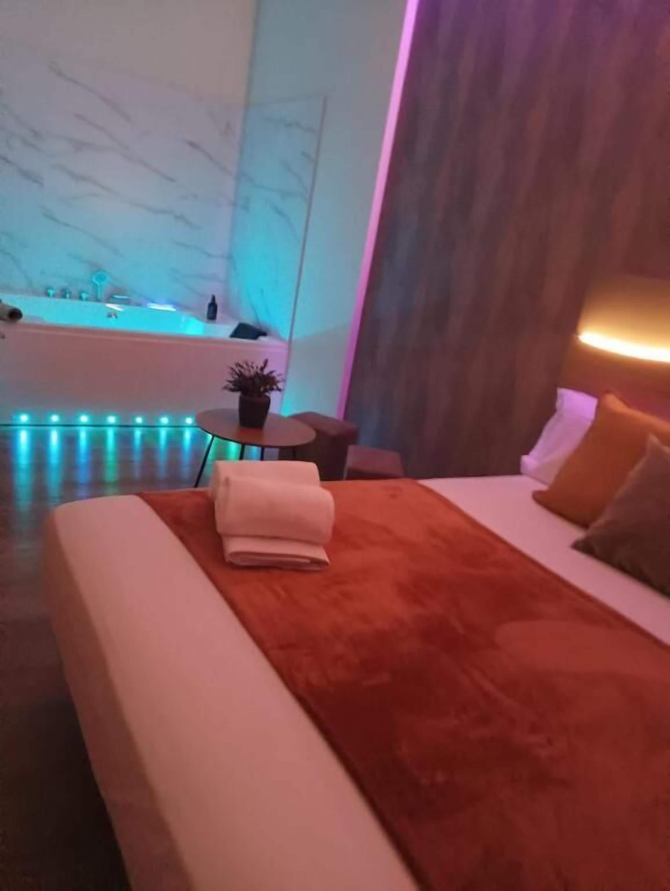 Cortinas blackout y sistema de insonorización 