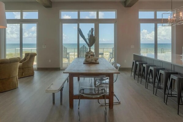House, Ocean View | In-room dining