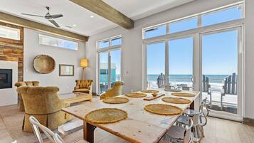 Rumah, pemandangan samudra | Makan di kamar