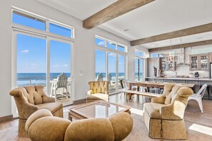 Rumah, pemandangan samudra | Area keluarga | Smart TV 75-inci dengan saluran TV digital, Netflix, dan Hulu