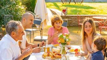 Colazione continentale, servita tutte le mattine (21 EUR a persona)