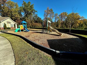 Children’s area - Charming 2-bedroom apartment in a great location near ECU campus (GreenvilleNC)