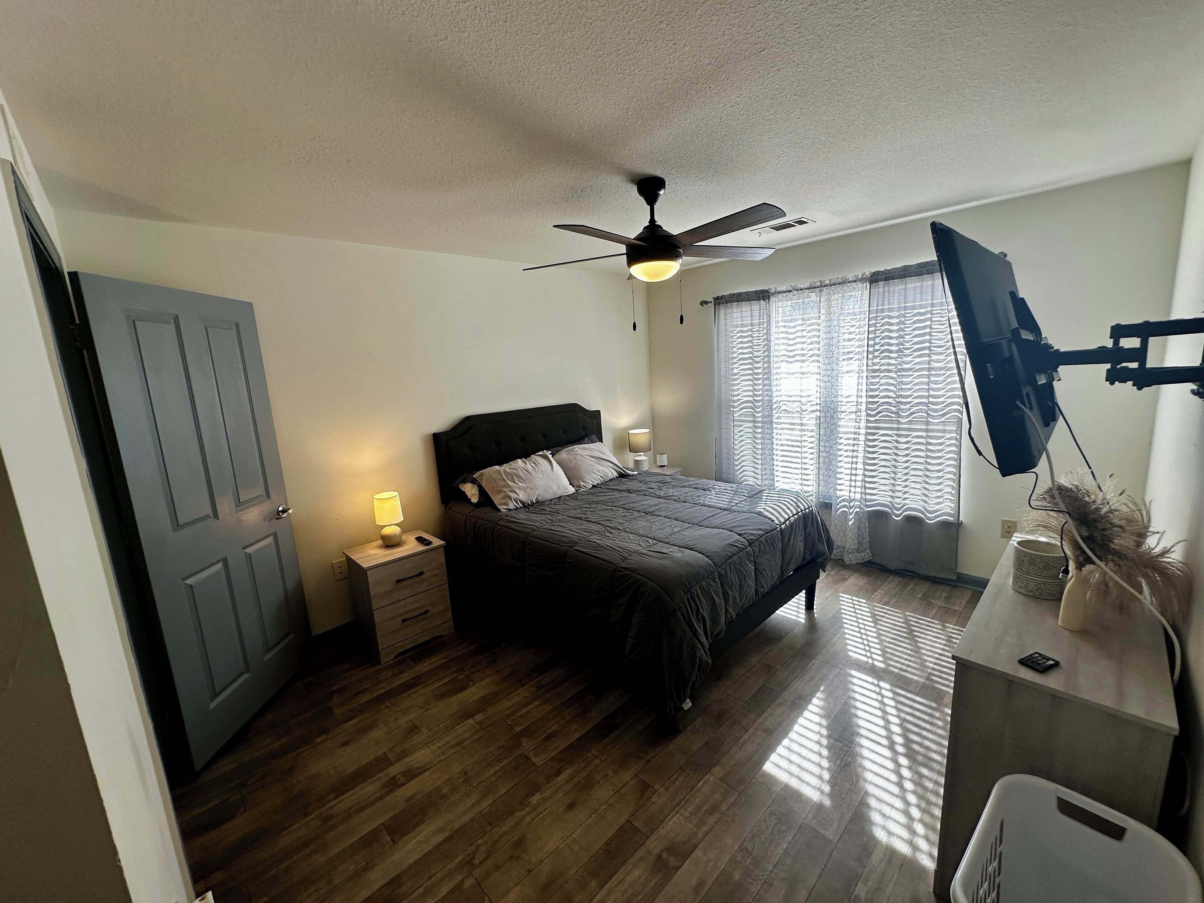 2 bedrooms, desk, iron/ironing board, free WiFi