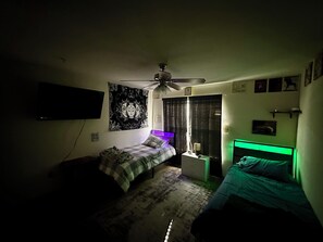 2 bedrooms, desk, free WiFi, bed sheets