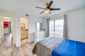 2 bedrooms, iron/ironing board, WiFi, bed sheets - Charming 2-bedroom apartment with fitness room and AC in enjoyable Dallas (Dallas)
