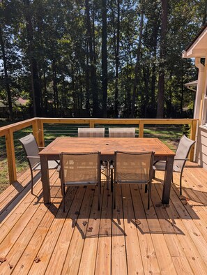 تناول الطعام بالخارج