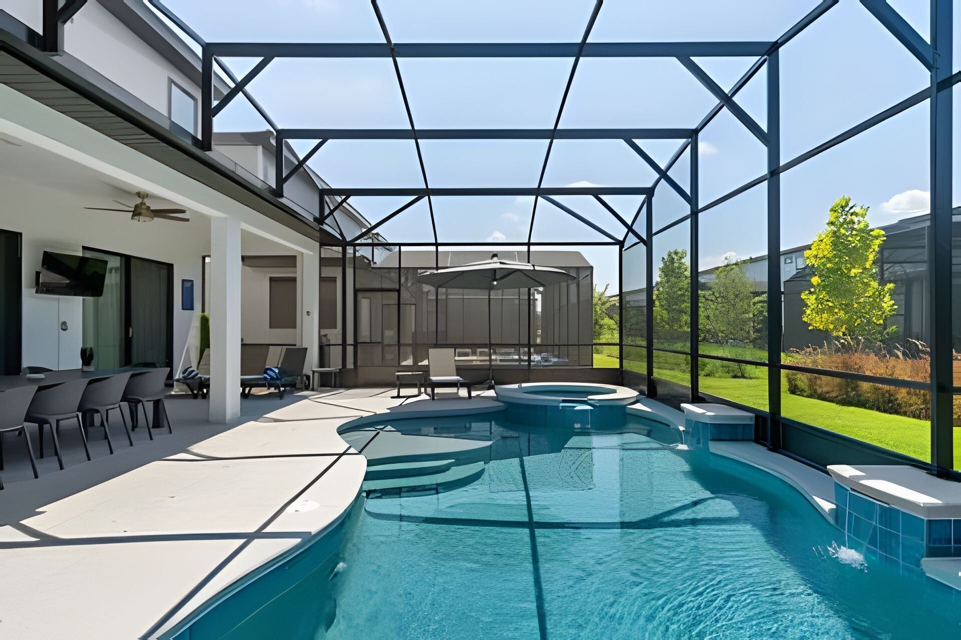 Outdoor pool, a heated pool