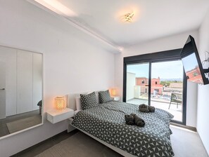 3 chambres, fer et planche à repasser, Wi-Fi, draps fournis