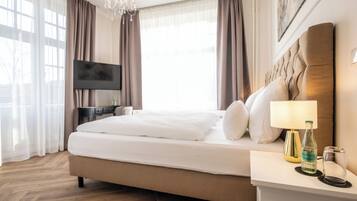 Allergitestet sengetøy, safe på rommet og skrivebord