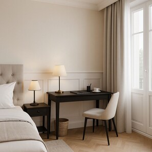 セーフティボックス (室内)、デスク、ノートパソコン用作業スペース、防音設備