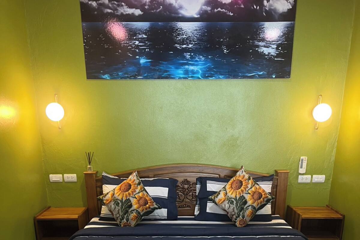 Private Room with Sea View | 무료 WiFi