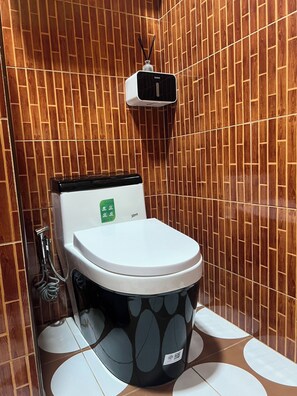 ห้องพรีเมียม | ห้องน้ำ | ฝักบัว, ของใช้ในห้องน้ำฟรี, ไดร์เป่าผม, ผ้าเช็ดตัว