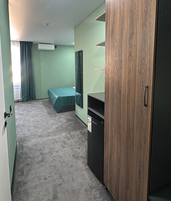 In-room safe, desk, laptop workspace, iron/ironing board