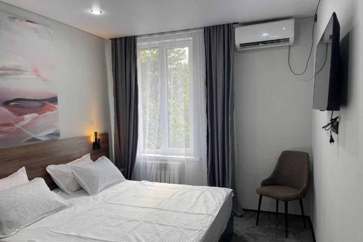 In-room safe, desk, laptop workspace, iron/ironing board