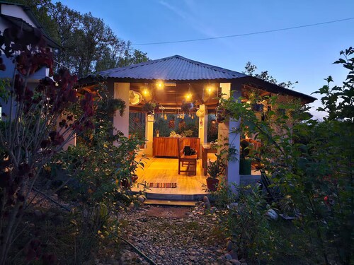 Four Private Rooms: Stay with Award-Winning Guide