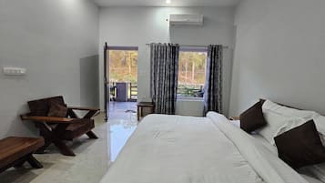 2 bedrooms, bed sheets