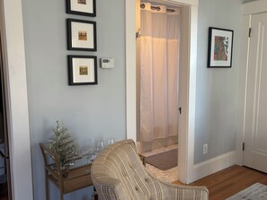 Interior - Studio in historic East Greenwich, walk to town, close to beaches & Newport (East Greenwich)