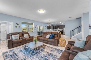 Ferienhaus, Mehrere Betten, Poolzugang, Poolblick (Ohana Memories At Championsgate) | Wohnbereich