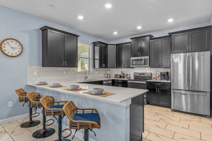 Ferienhaus, Mehrere Betten, Poolzugang, Poolblick (Ohana Memories At Championsgate) | Eigene Küche