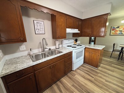 Seclusion in Seward – Modern 1BR Apartment in the Heart of Downtown