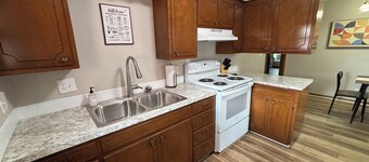 Seclusion in Seward – Modern 1BR Apartment in the Heart of Downtown