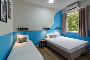 1 bedroom, free WiFi, bed sheets - Hostel Leblon - private triple suite (Rio de Janeiro)