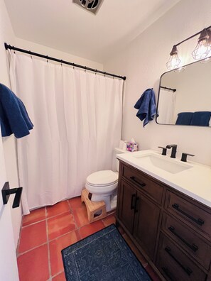 Dusche, Handtücher, Seife, Shampoo