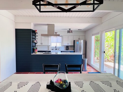 Private pet-friendly 3-bedroom house with courtyard in Albuquerque