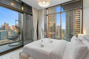 2 bedrooms, desk, iron/ironing board, travel cot - Skyline Escape 2 bedroom with Burj Khalifa View (Business Bay)