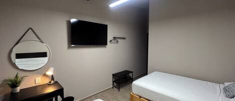 Deluxe Double Room | Desk, laptop workspace, free WiFi