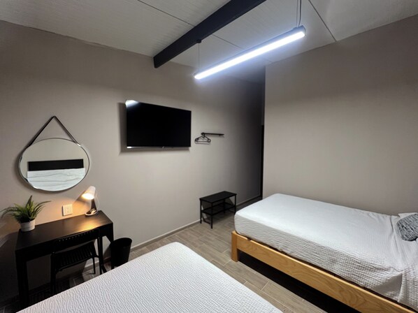 Deluxe Double Room | Desk, laptop workspace, free WiFi