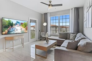 TV - Vista Cay 3BR Condo w/ Game Room & Balcony (Orlando)