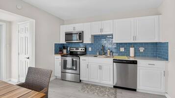 House, Multiple Beds, Patio, Garden View (Delray Daydream) | Private kitchen