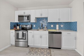 独立别墅, 多张床, 露台, 花园景观 (Delray Daydream) | 私人厨房