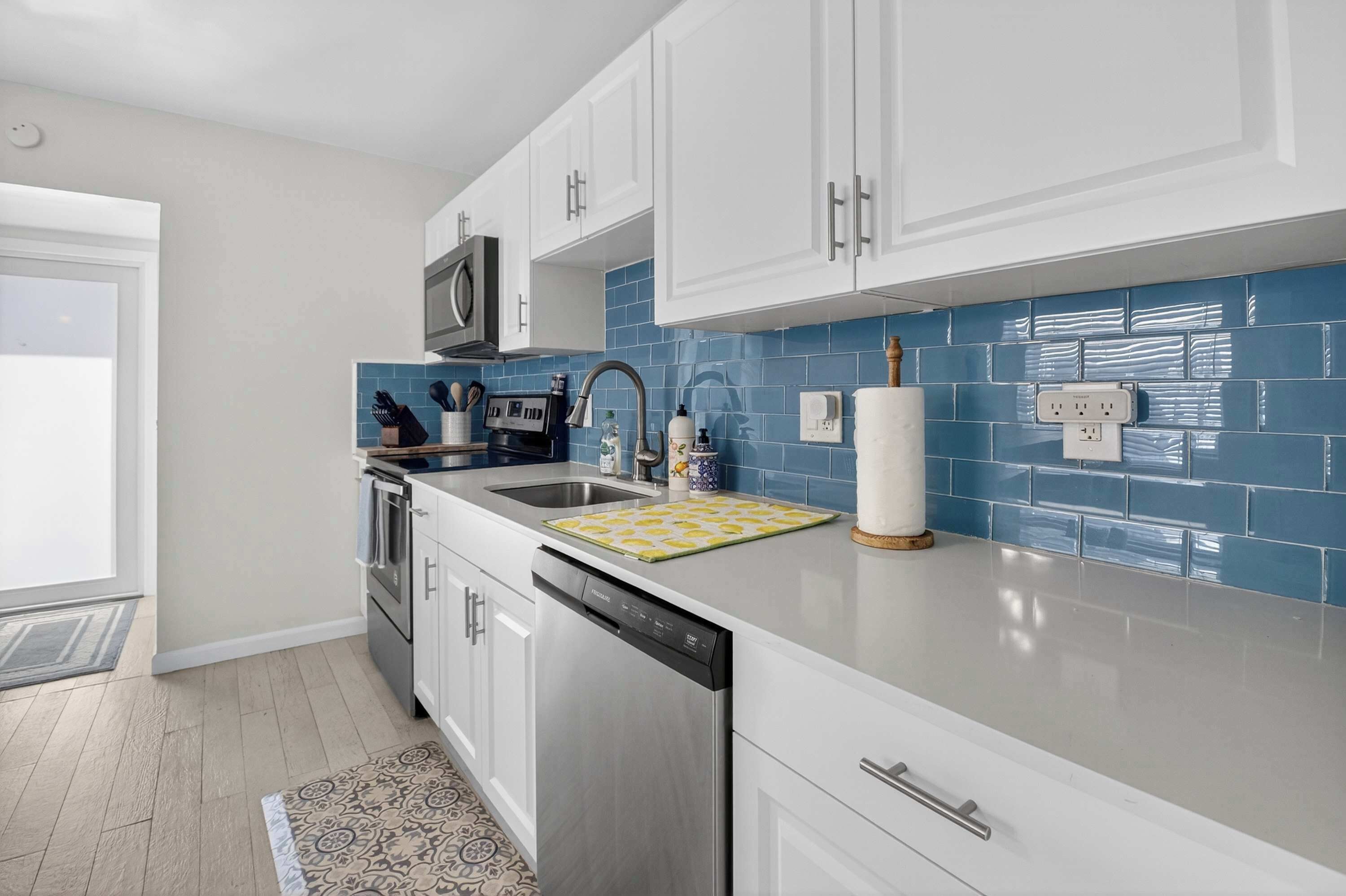 House, Multiple Beds, Patio, Garden View (Delray Daydream) | Private kitchen