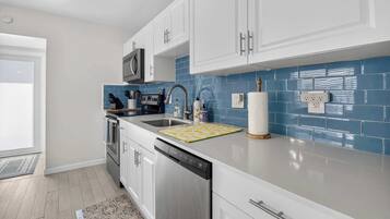 House, Multiple Beds, Patio, Garden View (Delray Daydream) | Private kitchen