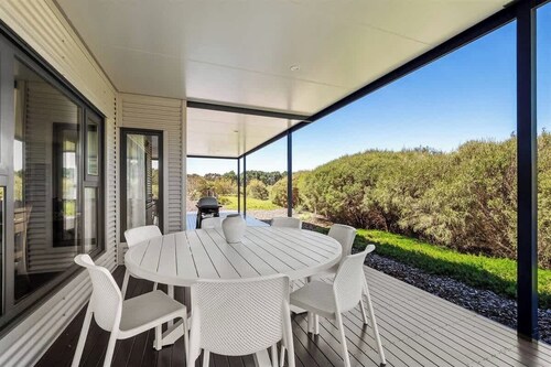 Wilyabrup Waters—Lakeside Haven in the Wine Region
