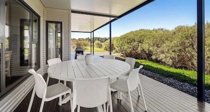 Wilyabrup Waters—Lakeside Haven in the Wine Region