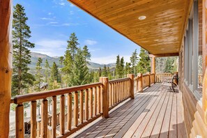 Terrace/patio - Spacious House with Excellent Ski Area Views (Breckenridge)