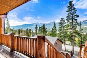 Property grounds - Spacious House with Excellent Ski Area Views (Breckenridge)