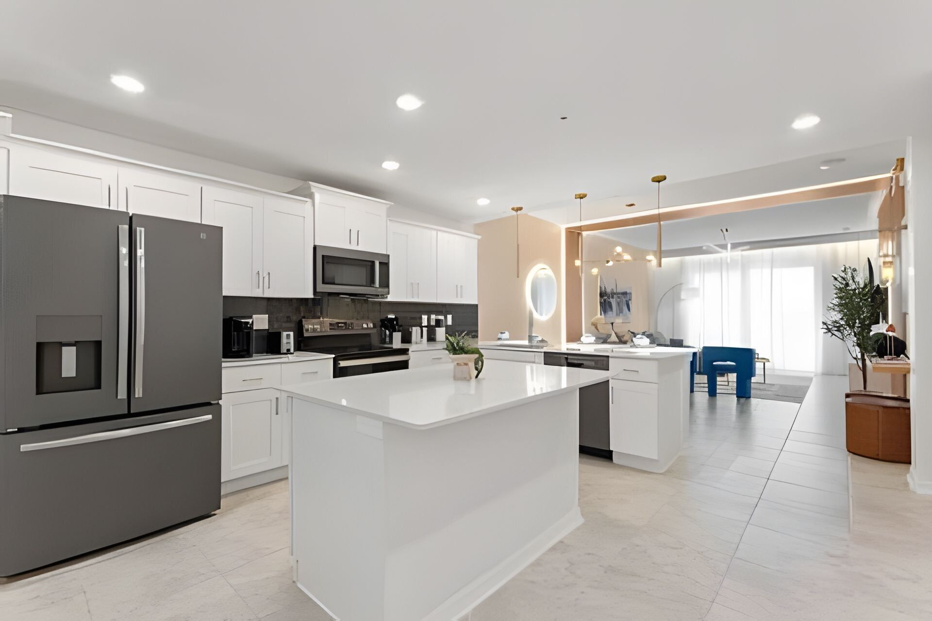 Refrigerador, microondas, horno y lavavajillas 