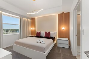 3 habitaciones, tabla de planchar con plancha y acceso a internet 