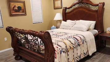 Iron/ironing board, WiFi, bed sheets