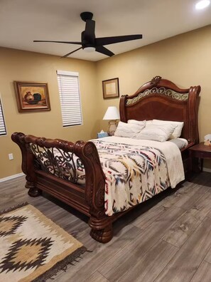 Iron/ironing board, WiFi, bed sheets