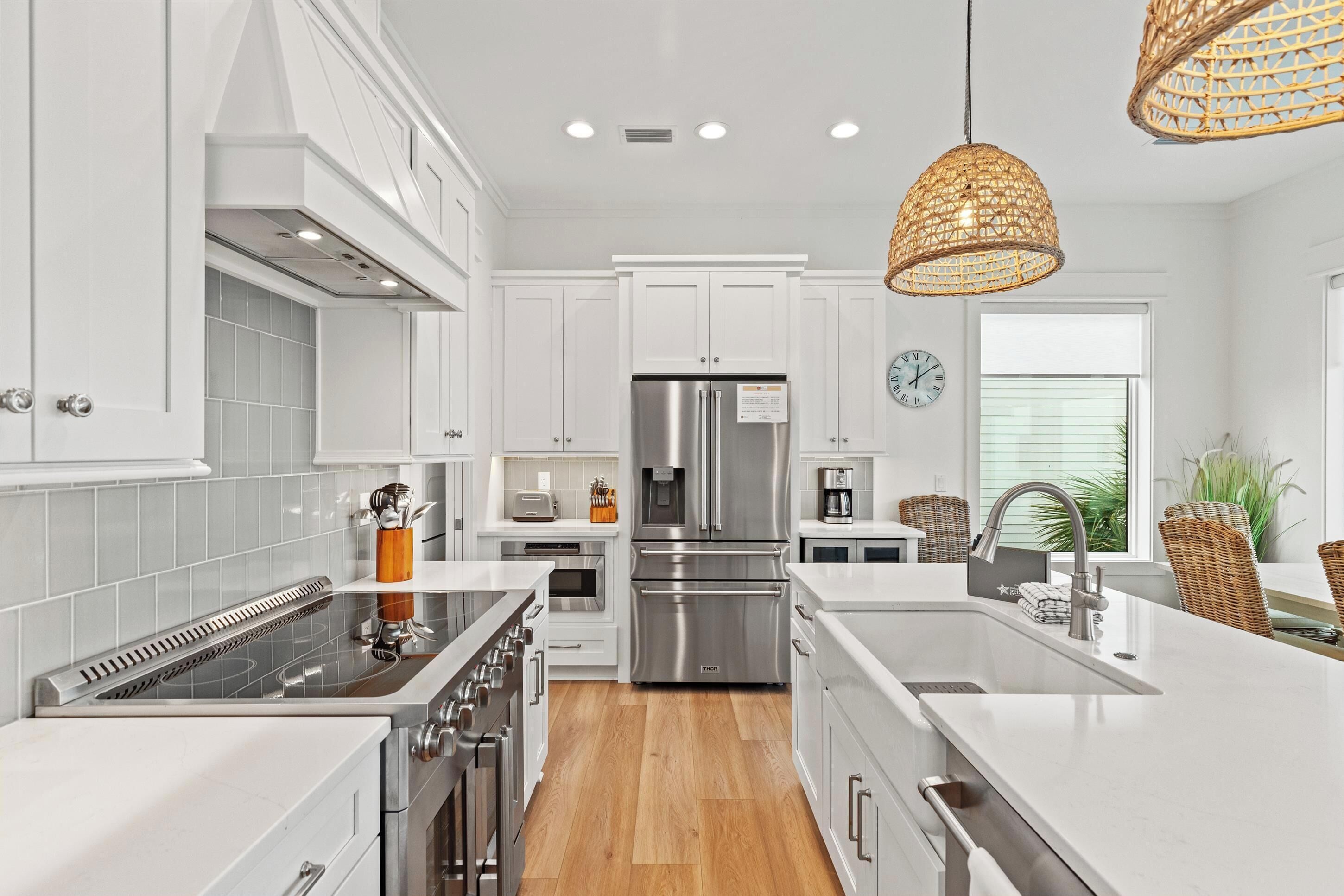 Rumah, pemandangan pantai | Dapur pribadi | Lemari es besar, microwave, oven, dan kompor