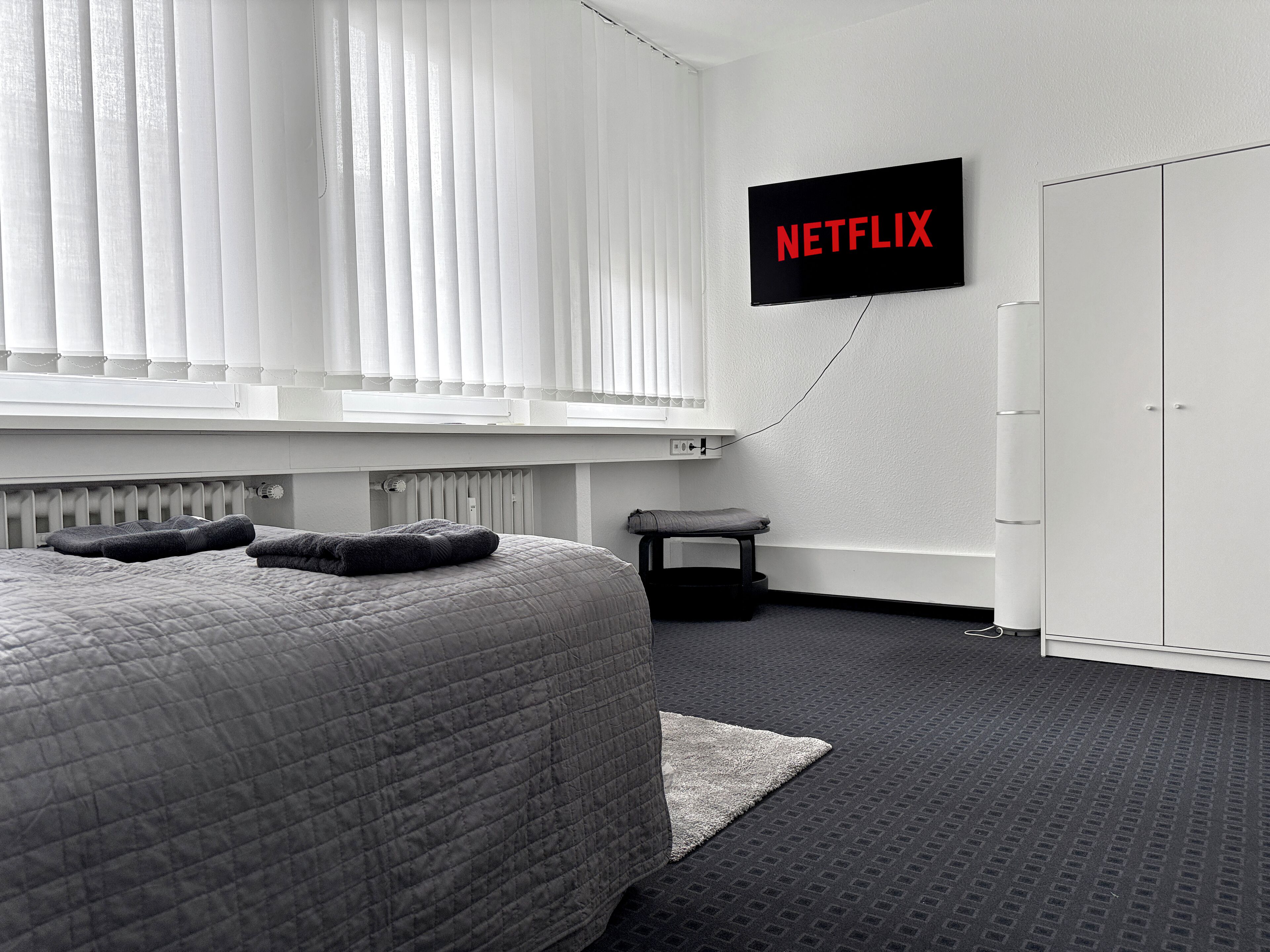 Iron/ironing board, WiFi, bed sheets