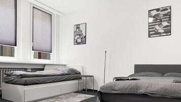 Iron/ironing board, WiFi, bed sheets